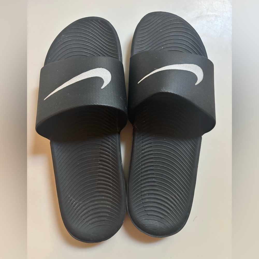 Nike slides